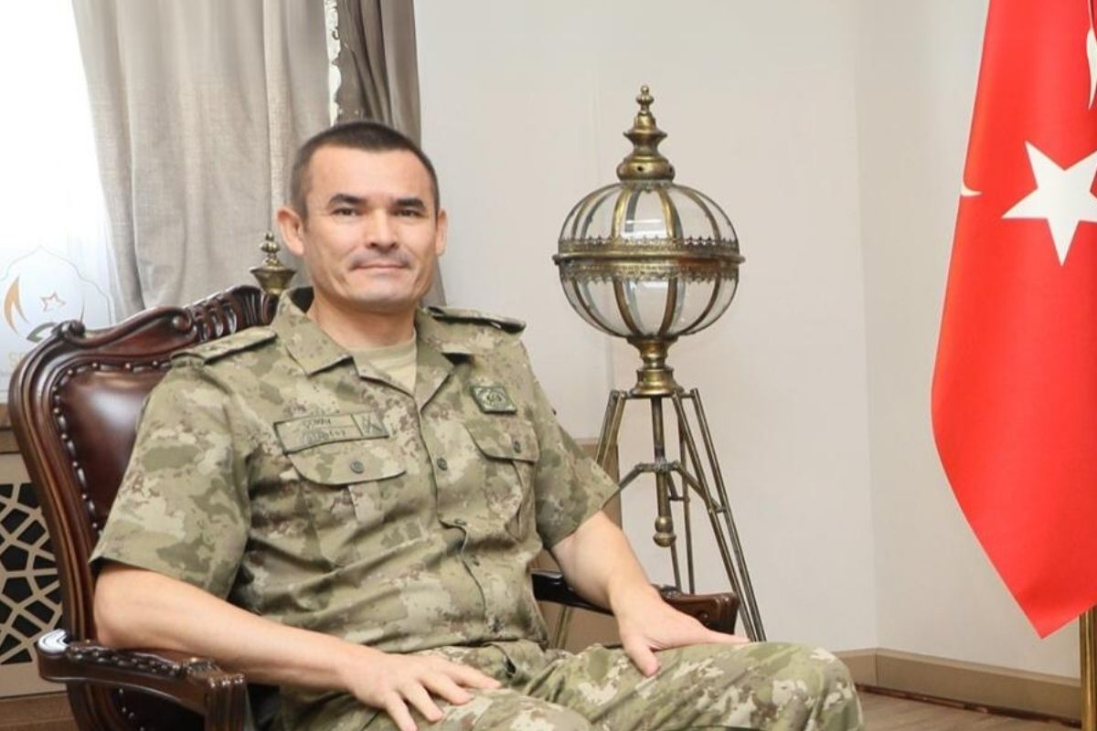 Adı sınırda insan kaçakçılığına karışan Emekli Tuğgeneral Bilal Çokay'ın rütbeleri geri alındı