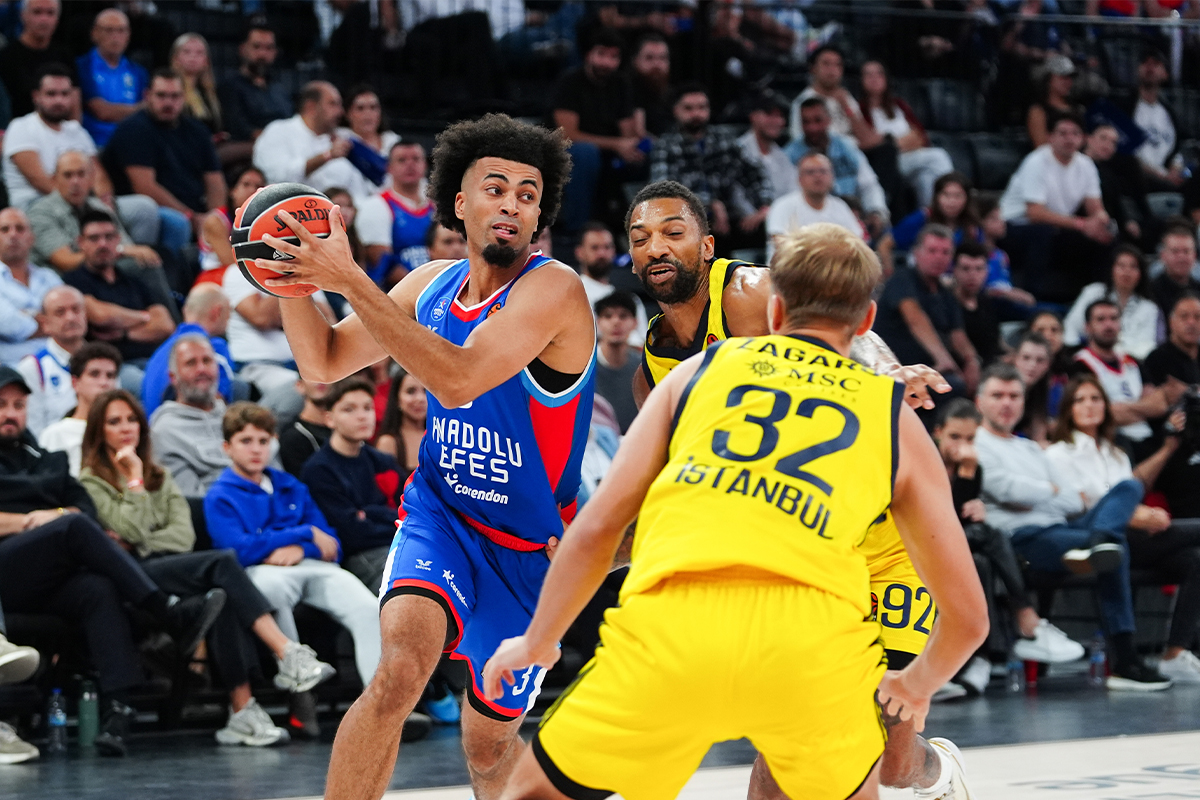 Euroleague'de Türk derbisinde kazanan Fenerbahçe Beko