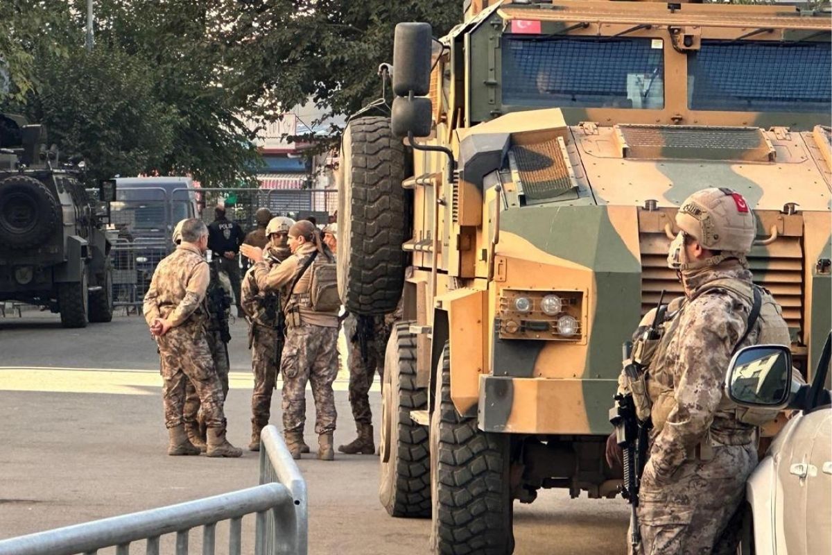 13 polisin şehit edildiği saldırıyla ilgili DEM'li başkan dahil 8 şüpheli yakalandı
