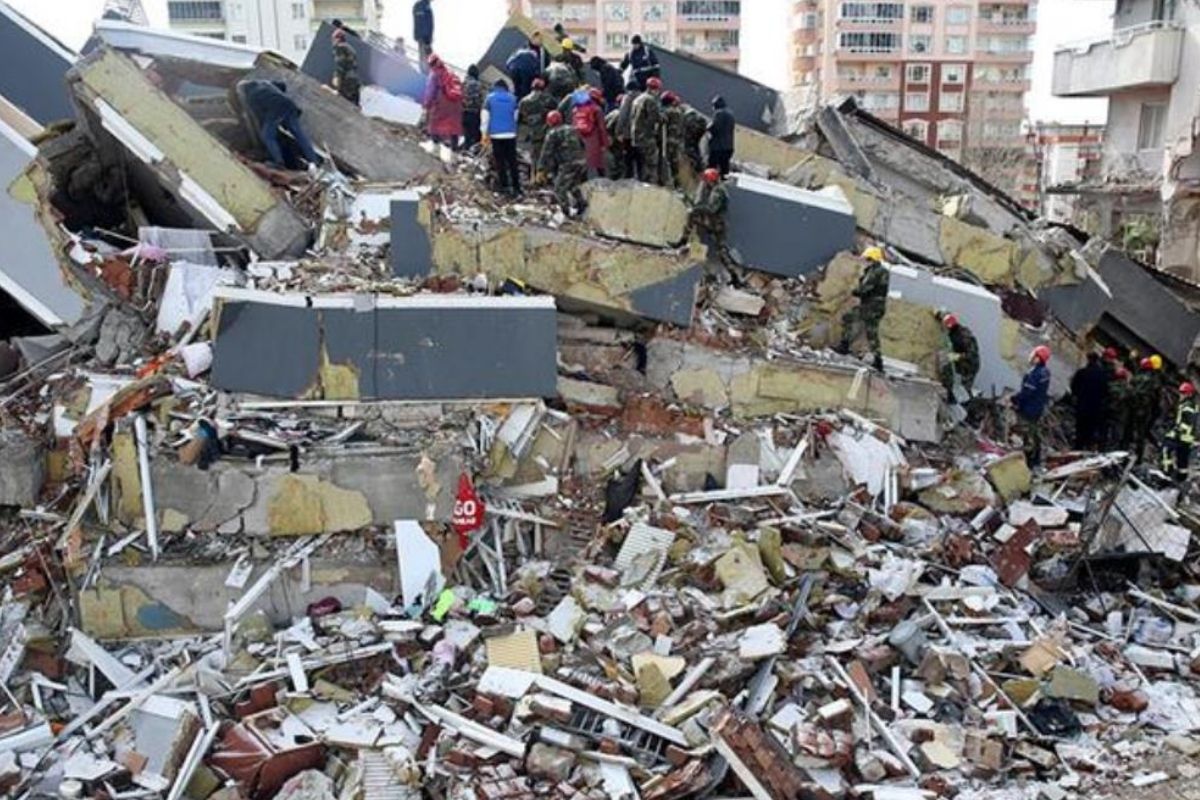 Ezgi Apartmanı’nda 35 kişi ölmüştü: 7 belediye personeli hakkında dava açıldı