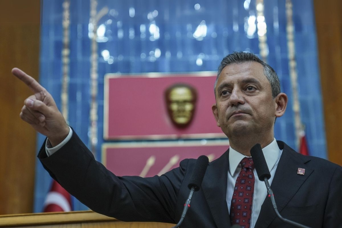CHP lideri Özel, Cengiz Holding ihalesine sert tepki gösterdi