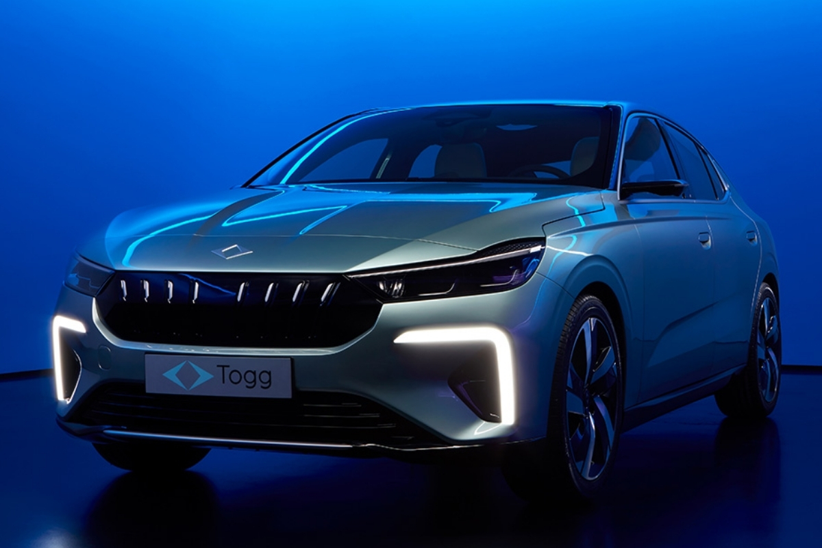 TSE, TOGG'un sedan prototip aracı T10F için teknik destek verecek
