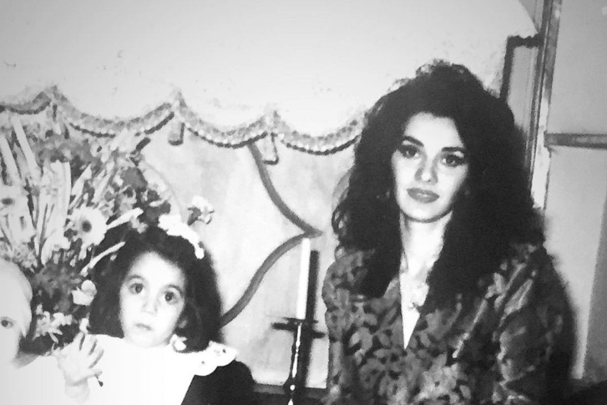 Rachel Araz 19 yıl önce kaybettiği annesini andı