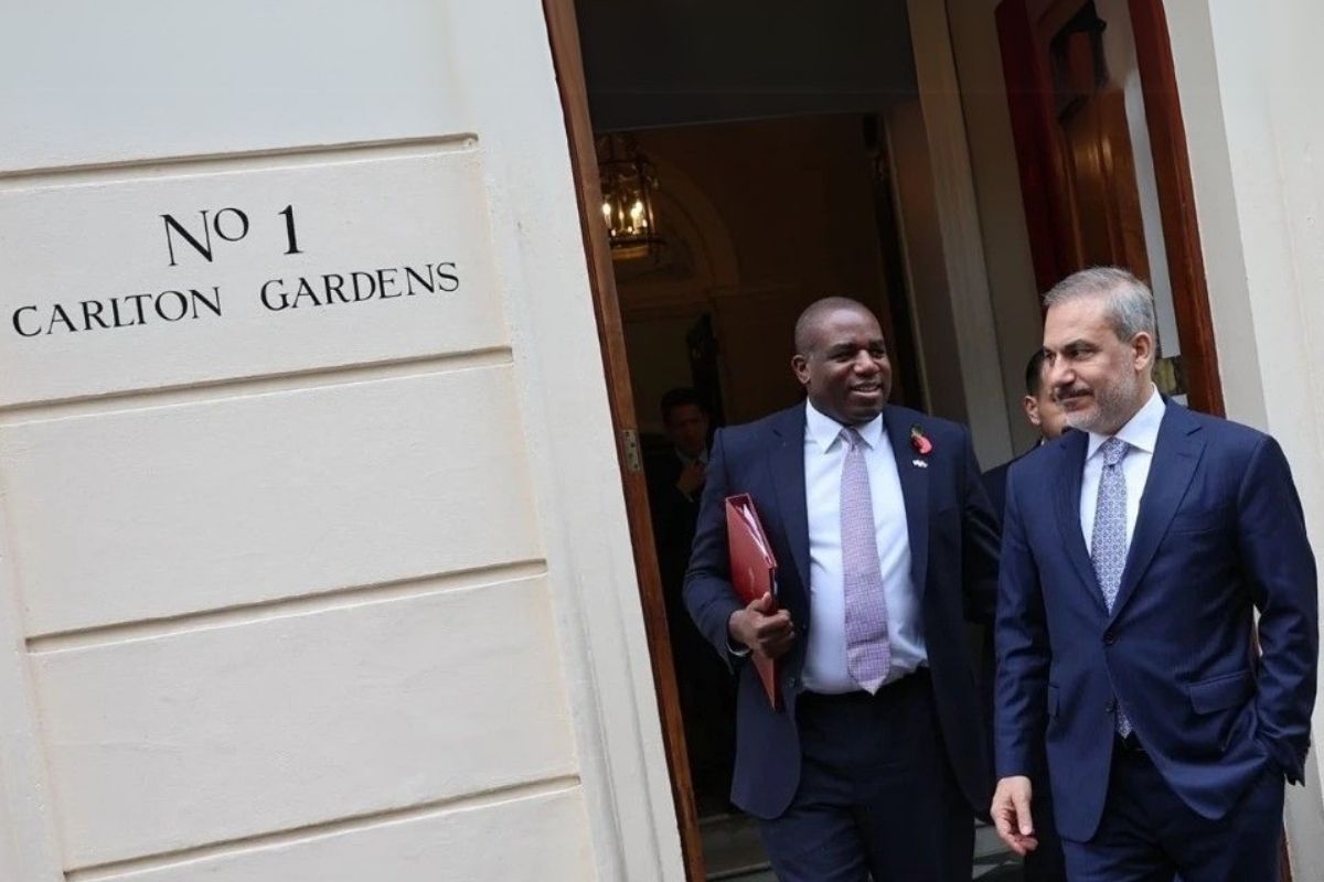 Hakan Fidan, FETÖ'nün son durumuna ilişkin ve Suriye Lideri Esad'la görüşme konusunda Hürriyet yazarı Hande Fırat'a çarpıcı açıklamalar yaptı