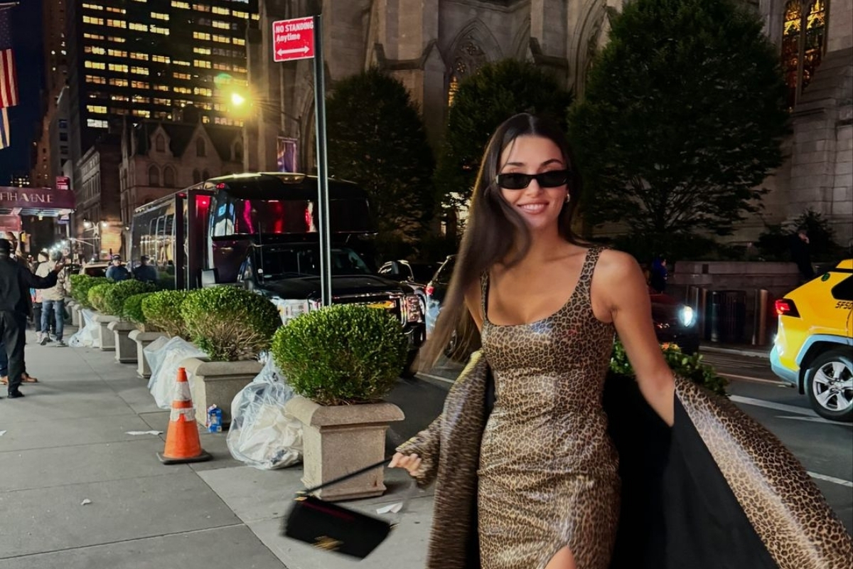 Hande Erçel'den New York'ta leopar pozlar