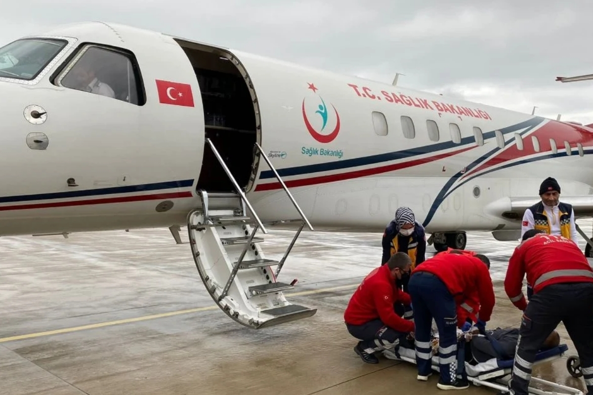Ambulans uçak kiralama ihalesini Albayrak Grubu kazandı