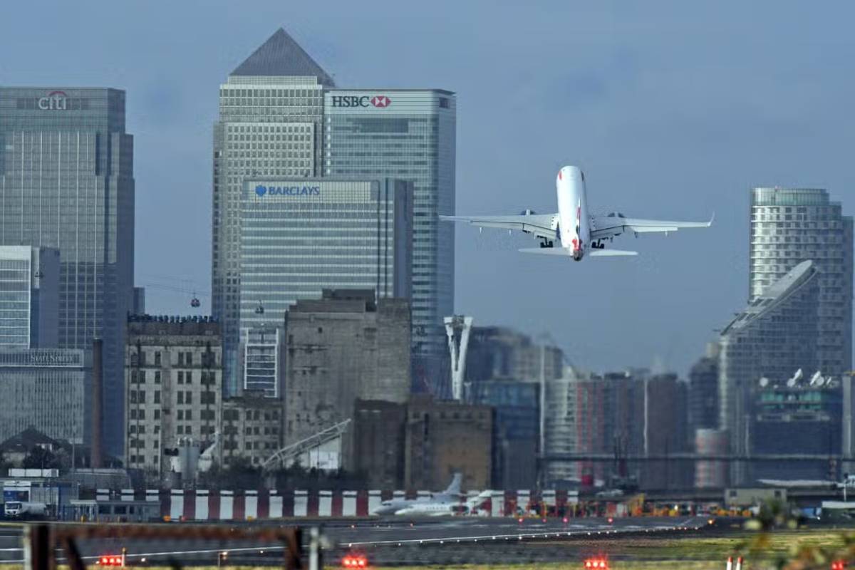 Uçuş rekorları kıran Londra City,Bristol ve Birmingham havalimanları satılıyor