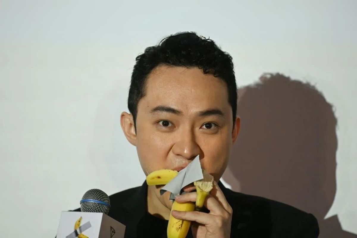6,2 milyon dolarlık ısırık, müzayedede satılan muzu Çinli kripto para girişimcisi Justin Sun yedi
