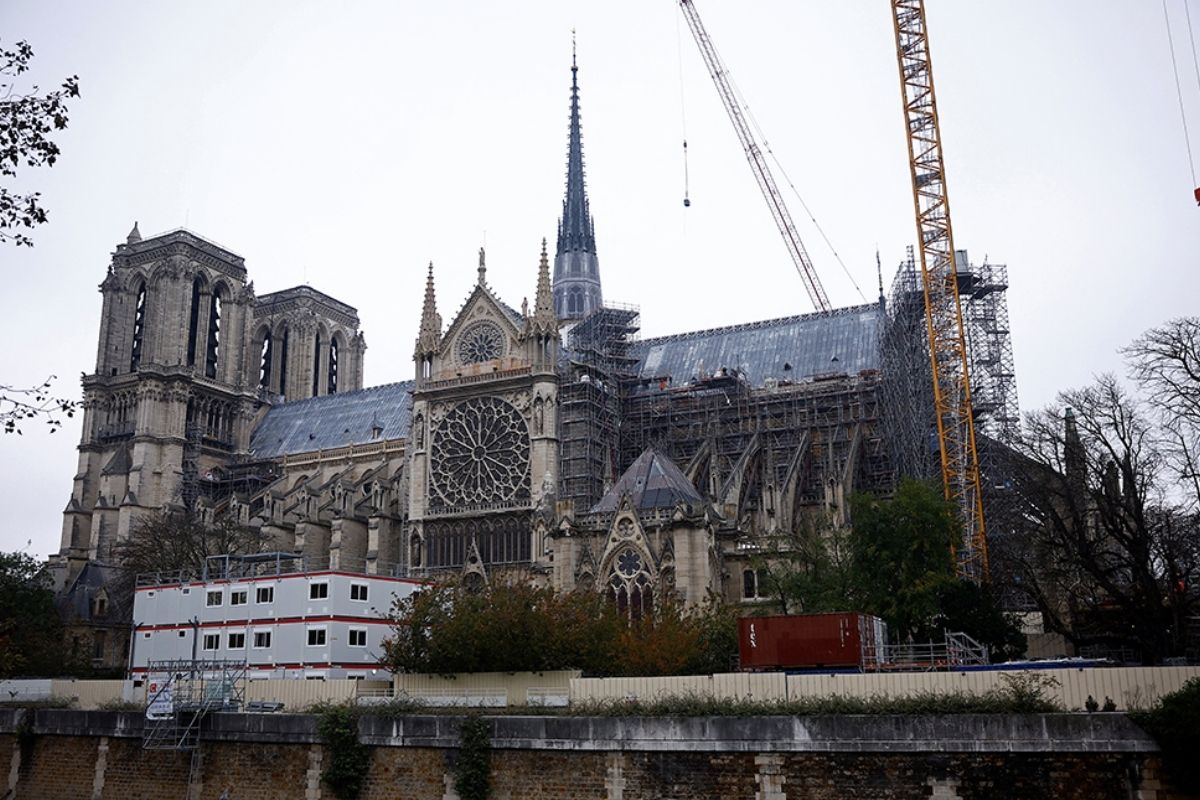 Yangından sonra 5 senede 700 milyon euroya restore edilen Notre Dame Katedrali açılıyor