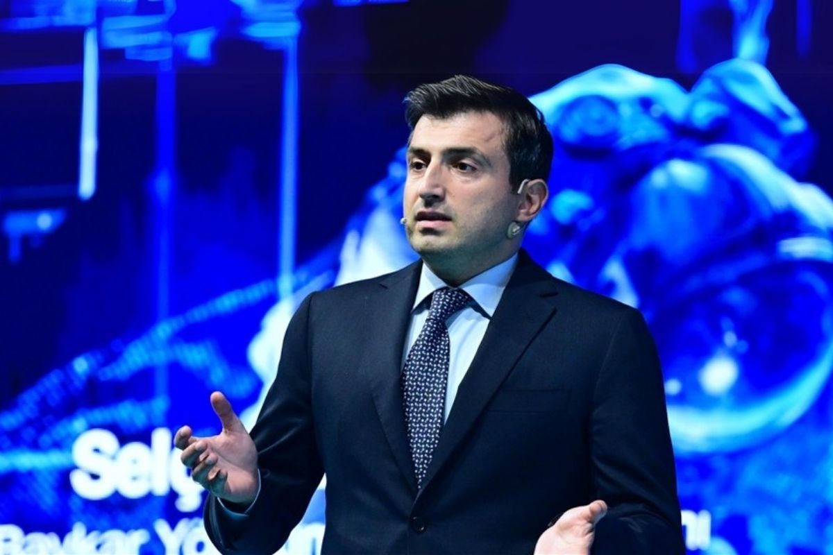 Baykar Yönetim Kurulu Başkanı Selçuk Bayraktar buluştuğu gençlere başarının sırlarını anlattı
