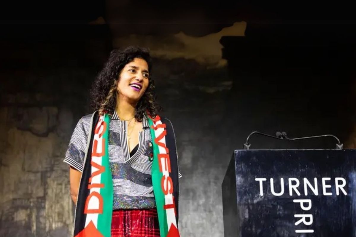 İngiltere'nin en prestijli sanat ödülünde İsrail protestosu, sanatçı Jasleen Kaur'dan Gazze'de ateşkes çağrısı