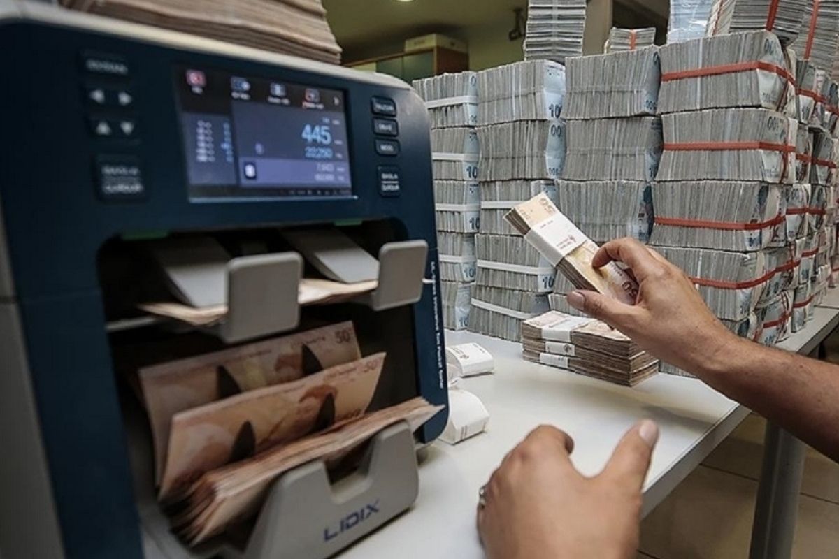 Hazine kasım ayında 62 milyar lira açık verdi