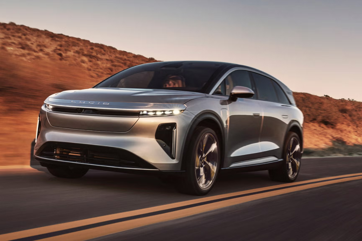 Lucid, Tesla'nın Model X'ine rakip olmak için Gravity SUV üretimine başladı