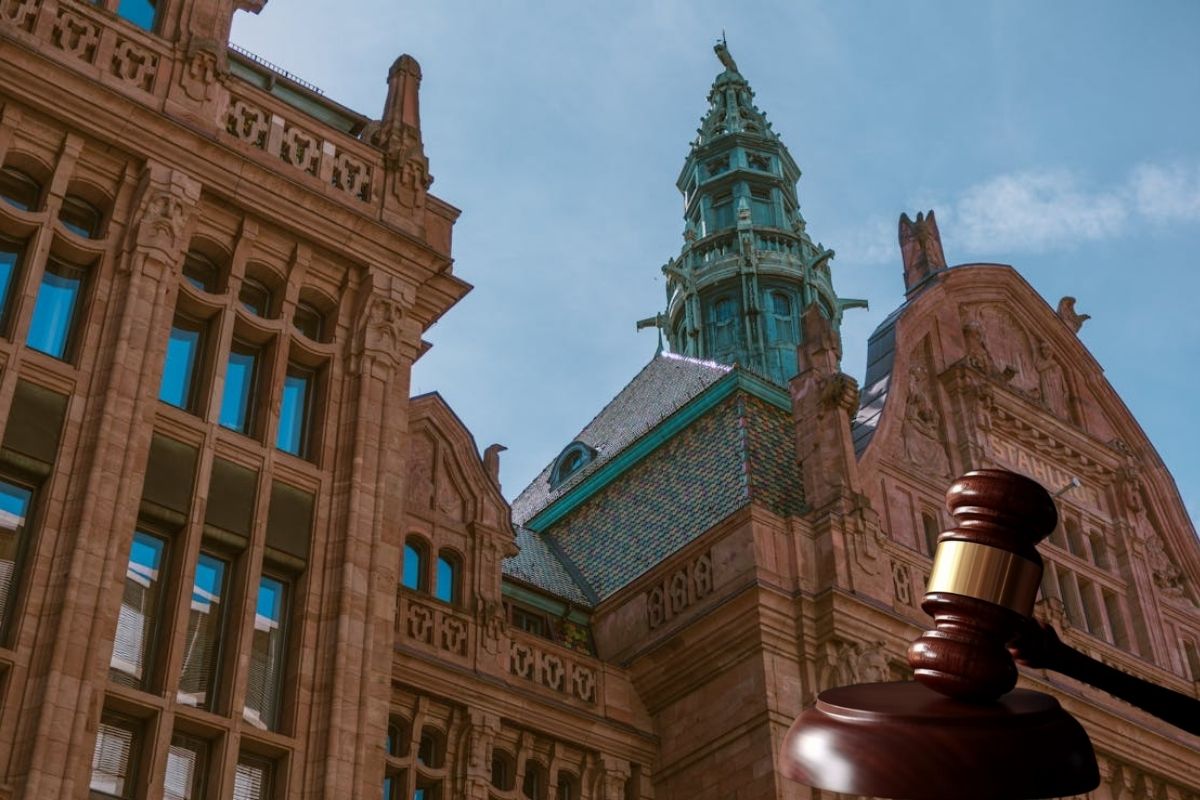 Düsseldorf İdare Mahkemesi, 1999’da Türk vatandaşlığına geçtikleri için Alman vatandaşlığını kaybeden 5 kişinin pasaportlarının iadesine karar verdi