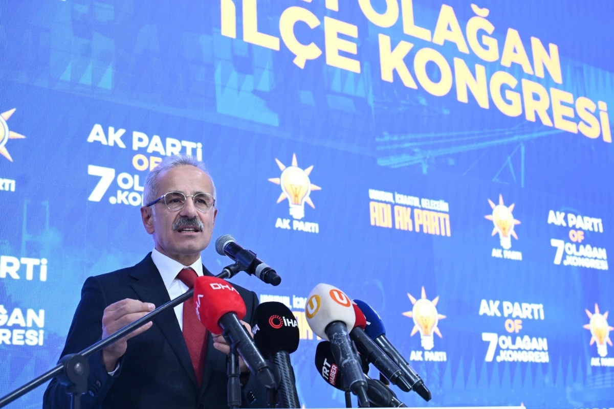 Ulaştırma ve Altyapı Bakanı Abdulkadir Uraloğlu: Samsun'dan Sarp'a demiryolu geliyor