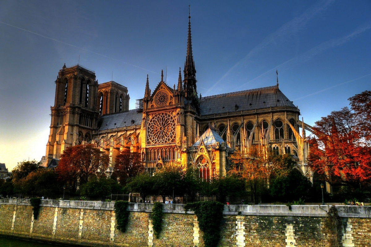 Paris'in sembol katedrali Notre Dame dün törenle açıldı: Dünya liderleri açılışta bir araya geldi