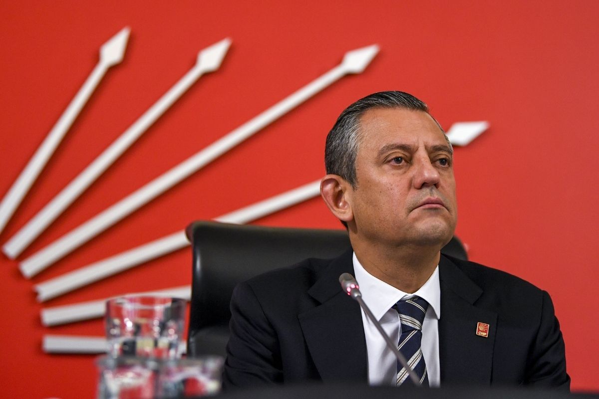 Özgür Özel: Suriyelilerin dönüşlerini mümkün kılabilecek program derhal ortaya konulmalıdır