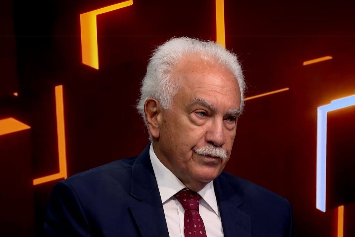 Doğu Perinçek hakkında ÖSO'ya terörist dediği ve Beşar Esed rejimini övdüğü gerekçesiyle soruşturma başlatıldı