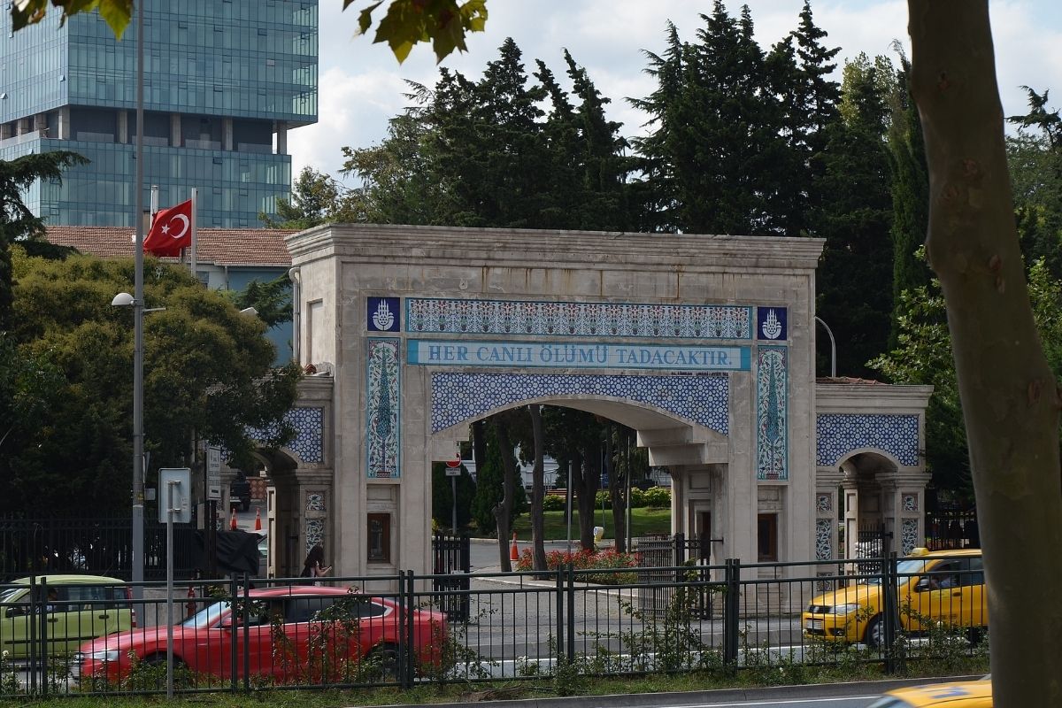 İstanbul'da en pahalı mezar yeri 111 bin 632 liraya yükseldi