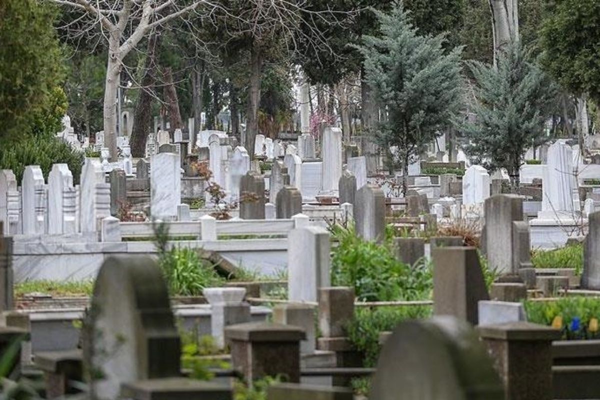 İstanbul'da mezar yerlerine enflasyon üstü zam geldi, mezarda yatmanın bedeli 111 bin 632 TL'ye kadar çıkıyor