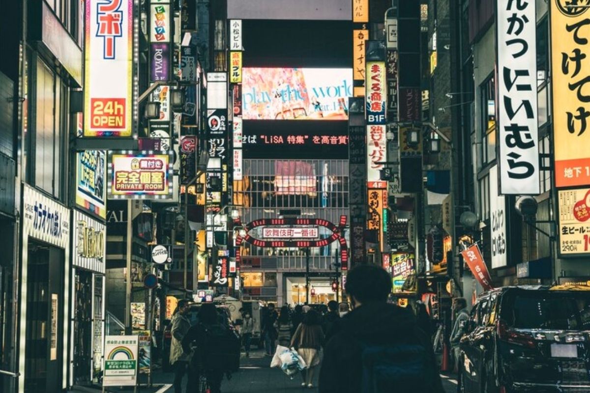 Japonya doğurganlık krizi ile karşı karşıya, Tokyo’da çalışanlara haftada 3 gün izin uygulanacak 