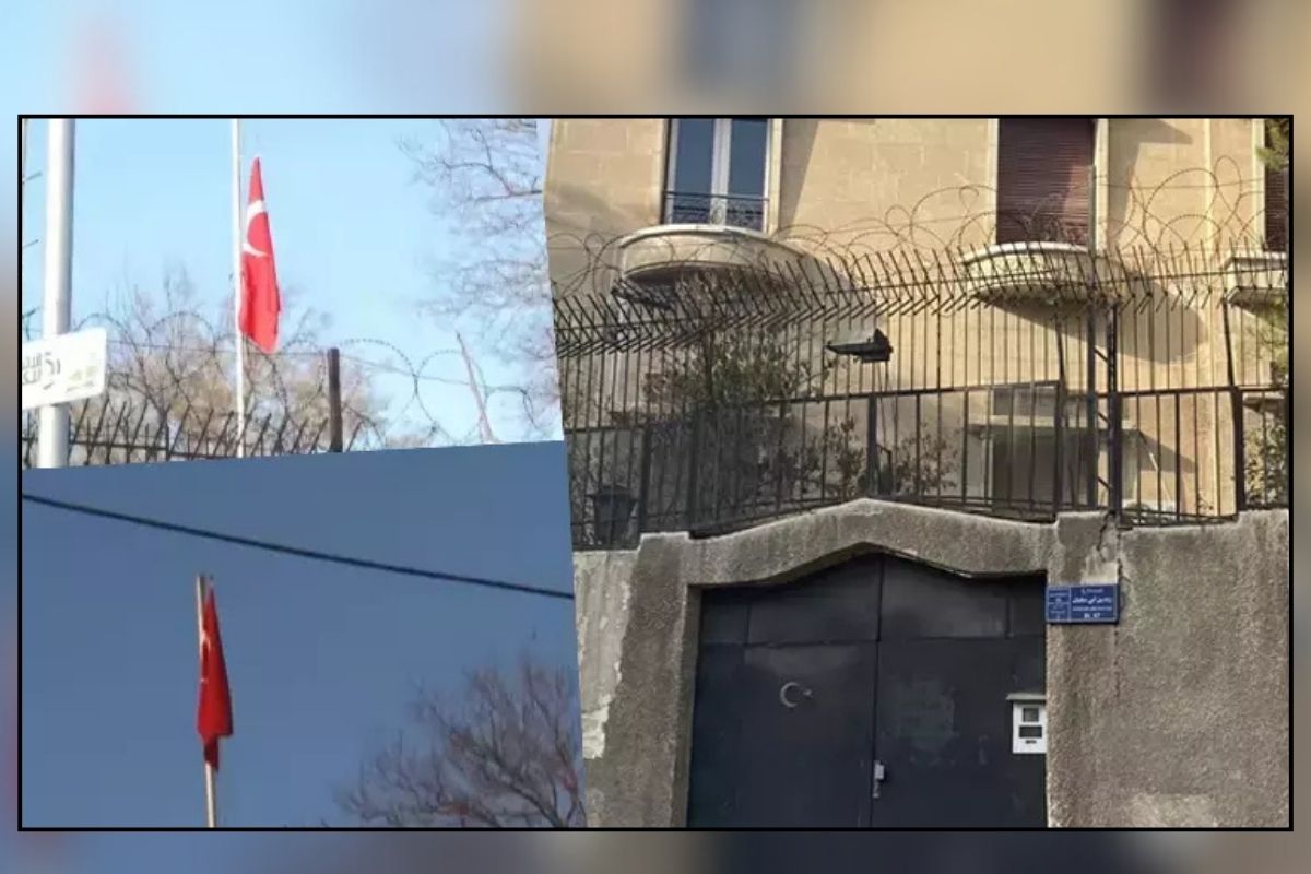 Türkiye'nin Şam Büyükelçiliği 12 yıl sonra yeniden açıldı, Türk bayrağı göndere çekildi