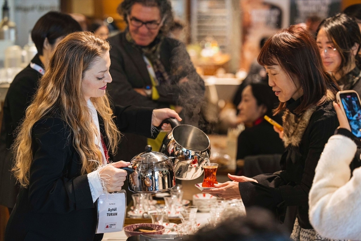 Rizeliler'den Japonlar'a çay demleme dersi