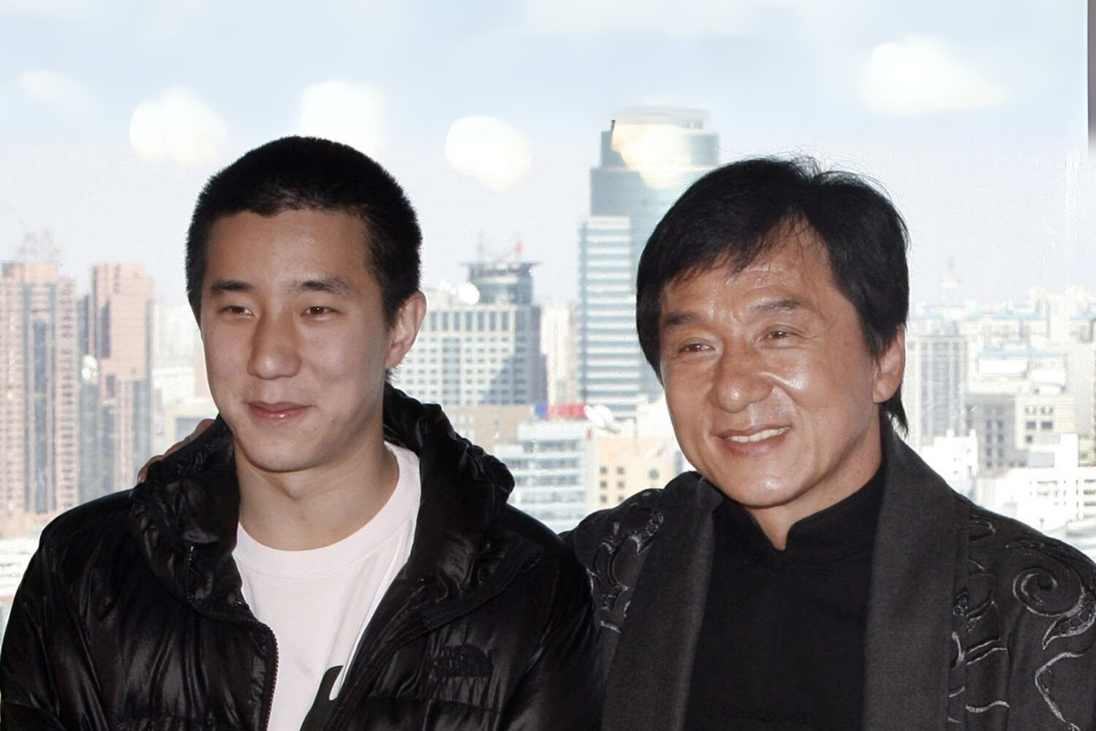 Jackie Chan 400 milyon dolarlık servetini oğullarına bırakmayacağını açıkladı