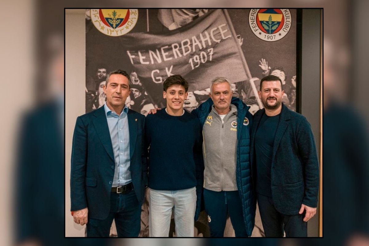 Arda Güler, Samandıra'yı ziyaret etti, Ali Koç ile Mourinho'nun arasında poz verdi