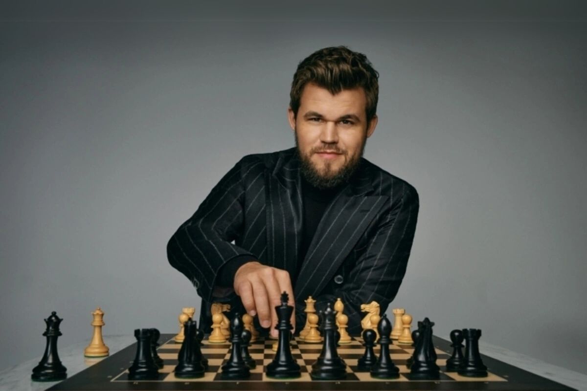 Kot pantolon giydiği için bir turdan men edilince satrançı bırakacağını açıklayan Magnus Carlsen, Dünya Blitz Şampiyonası'na geri dönme kararı aldı