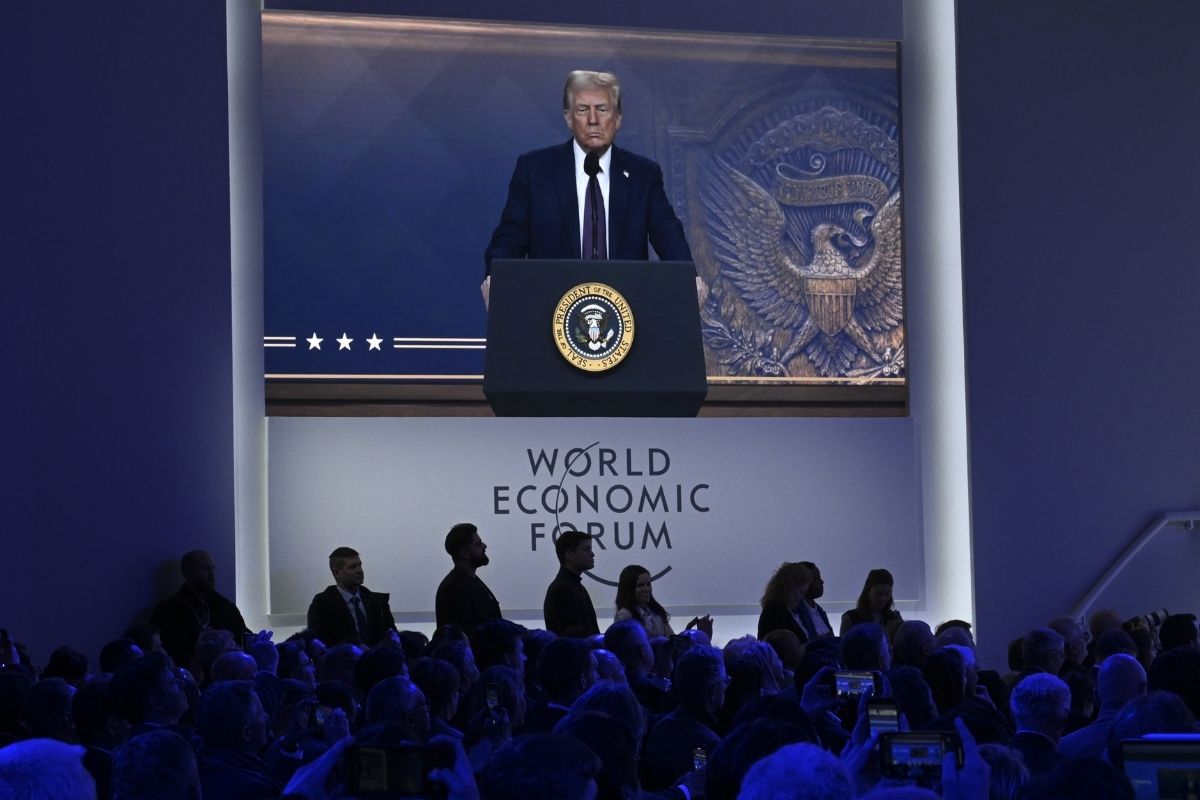 Davos Zirvesi'nde konuşan ABD Başkanı Donald Trump'tan iş dünyasına hem destek hem tehdit