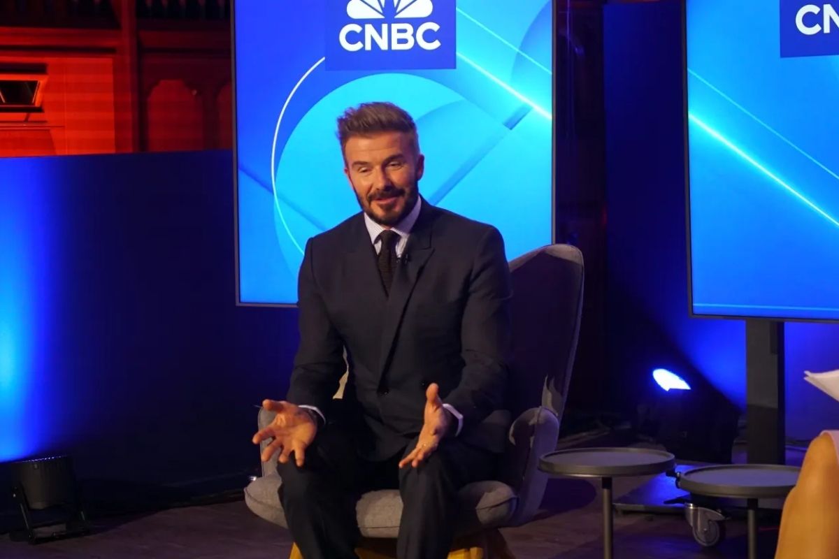 David Beckham: Çocuklarımın hepsi bir kadının kendilerinden önce kapıdan girmesine izin verilmesi gerektiğini bilir