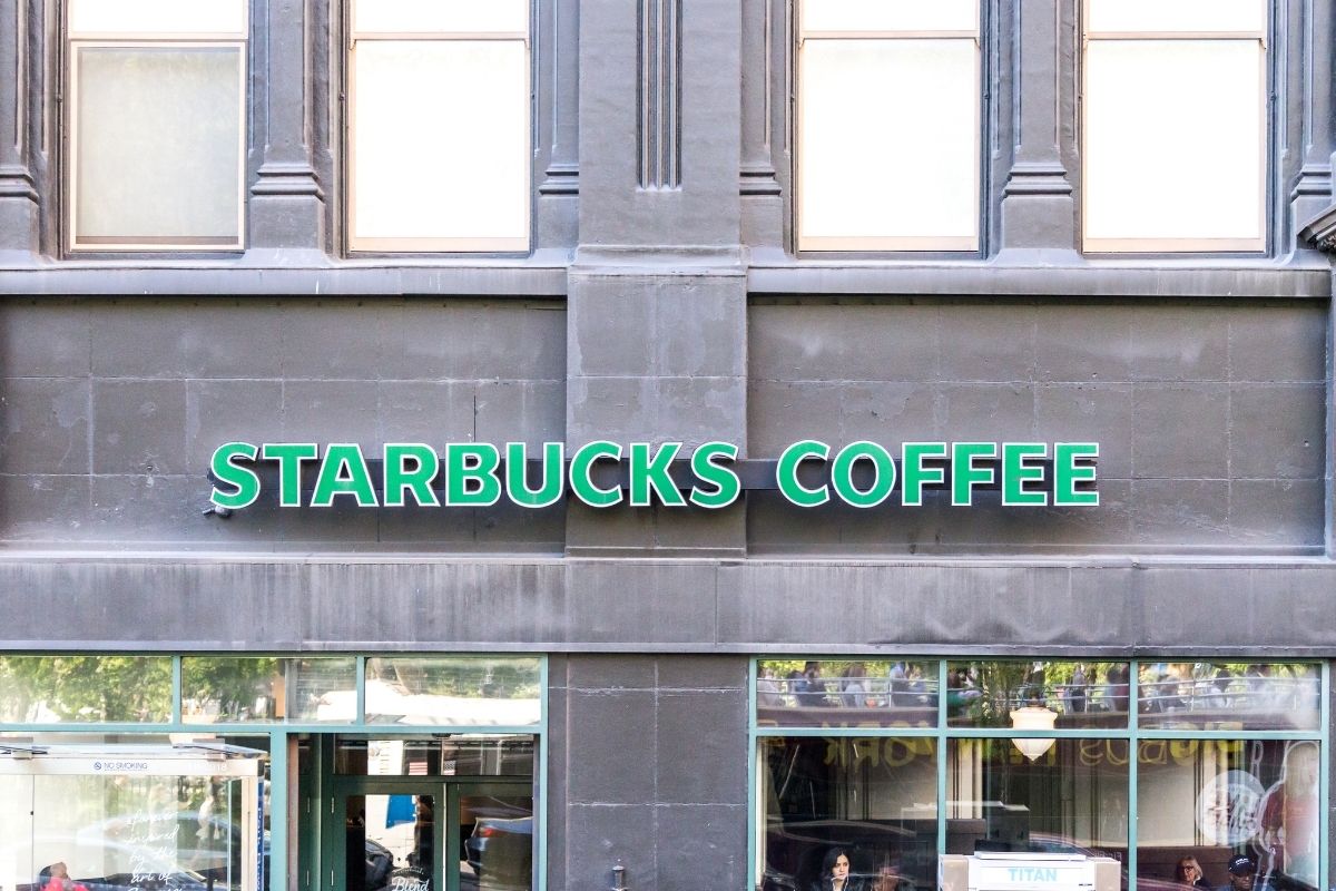 Starbucks grev kararı alan ve uzun süredir müzakere yürüttüğü sendikaya karşı açtığı davayı geri çekti