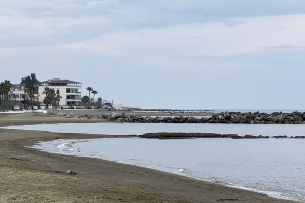 Hatay'ın İskenderun ve Arsuz ilçelerinde deniz suyunun çekildiği gözlendi