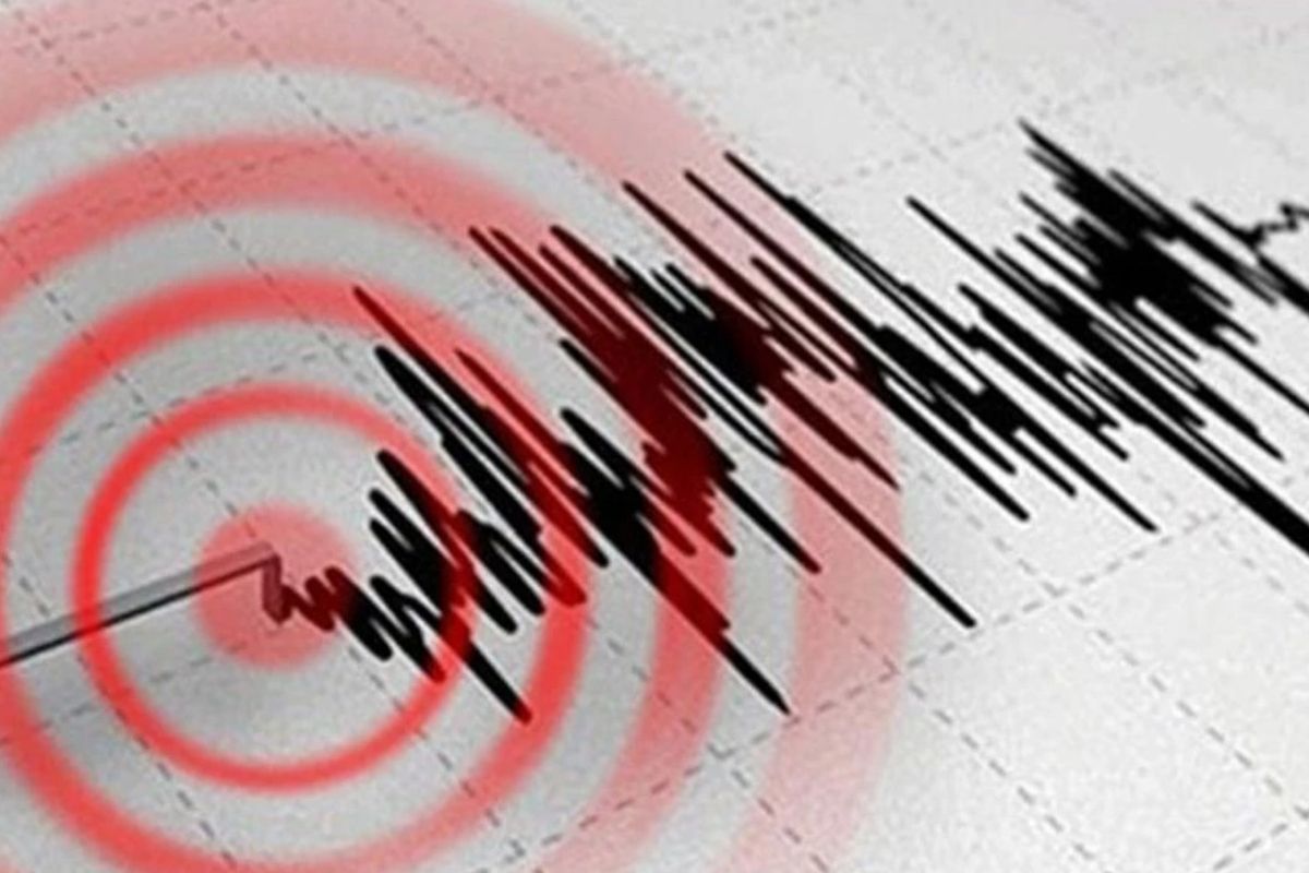 Ege Denizi'nde 4.9 büyüklüğünde deprem meydana geldi