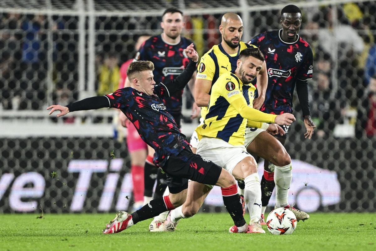 Fenerbahçe, Avrupa Ligi'nde son 16 turu ilk maçında Rangers'a 3-1 yenildi