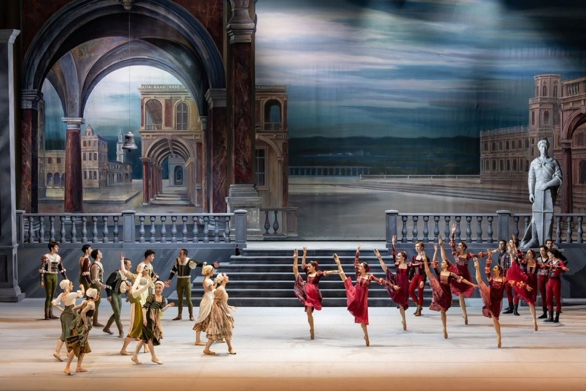 'Romeo ve Juliet' balesi 21 yıl aradan sonra yeniden sanatseverlerle buluştu