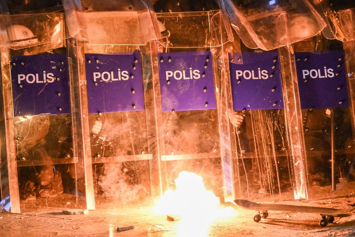 Bakan Yerlikaya: Gösterilerde 123 polisimiz yaralandı, 1133 şüpheli gözaltına alındı