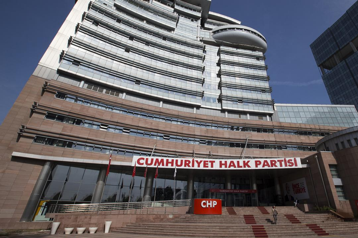 Aralarında eski Hatay Belediye Başkanı Lütfü Savaş’ın da bulunduğu bazı delegeler CHP'nin olağanüstü kurultayı için iptal başvurusunda bulundu