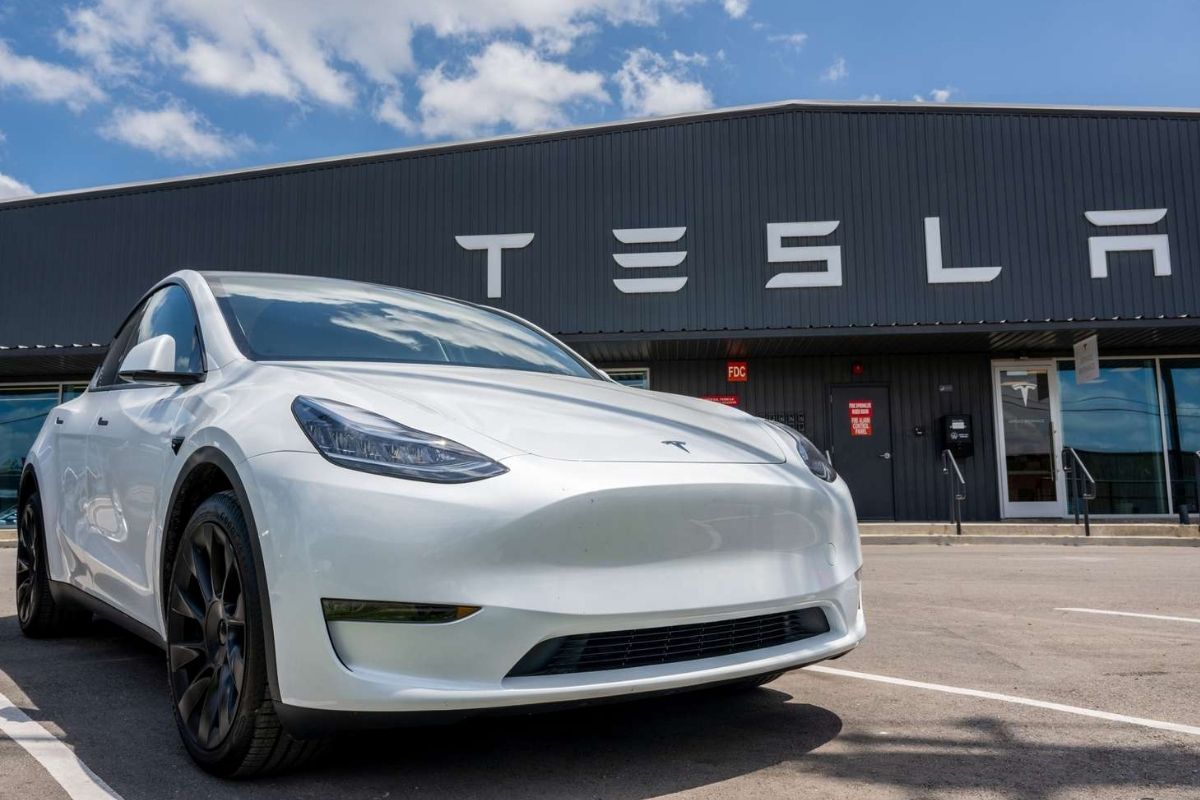 Musk ve Krallık arasındaki anlaşmazlık çözüldü, Tesla Suudi Arabistan'da satışa başlamaya hazırlanıyor