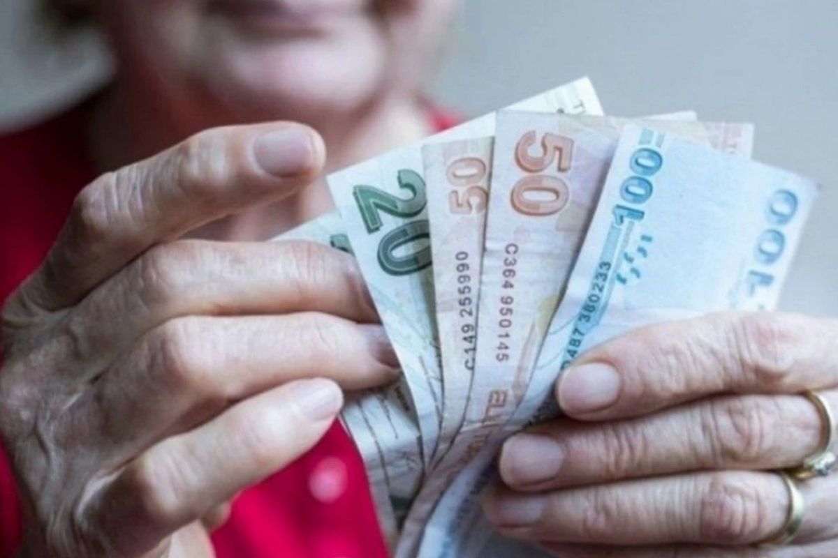 4 bin TL'lik emekli bayram ikramiyesi TBMM'de kabul edildi