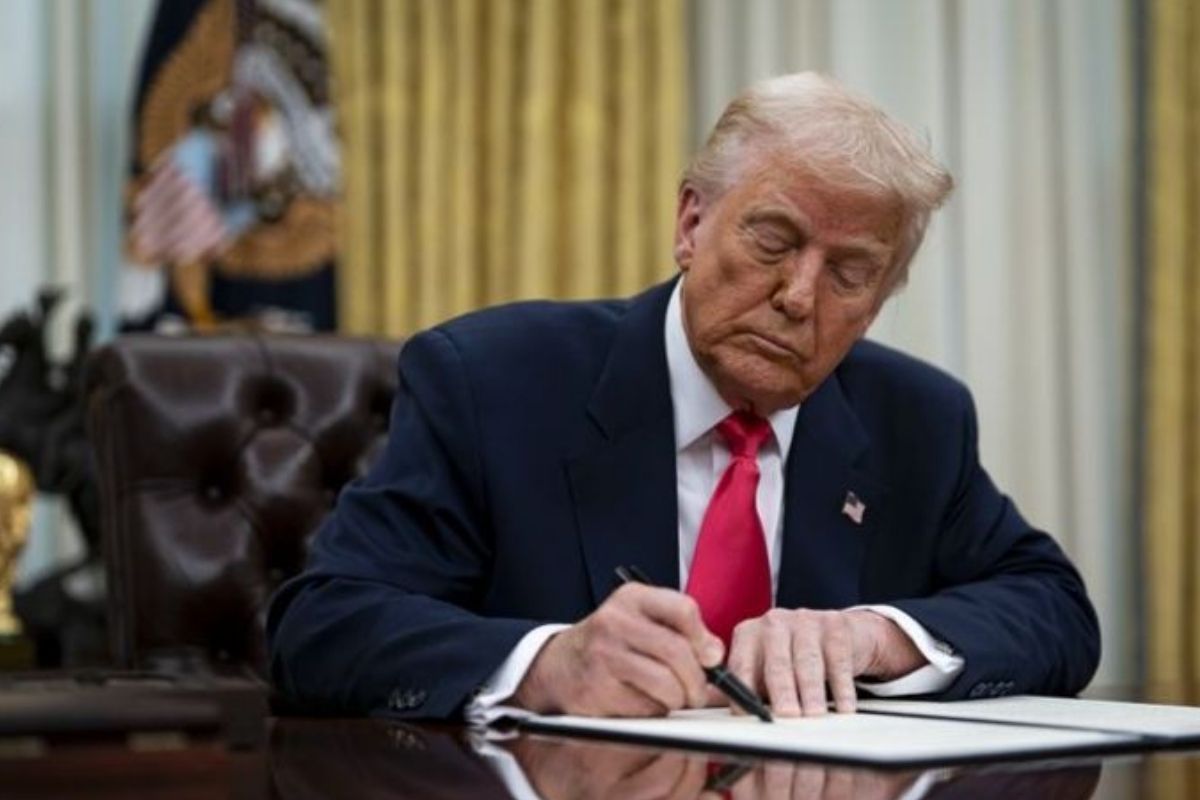ABD Başkanı Donald Trump'tan yeni tarife: ABD'de üretilmeyen tüm otomobillere yüzde 25 gümrük vergisi