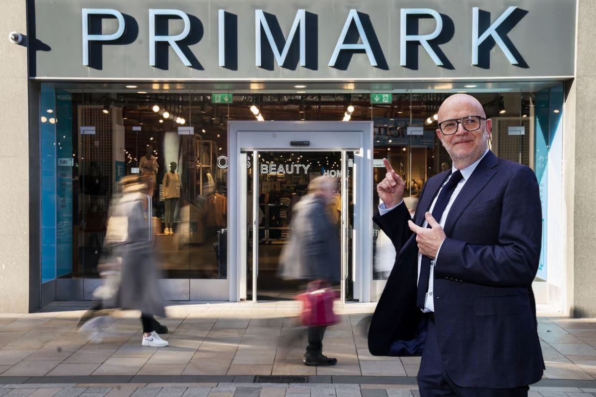Primark CEO'su Paul Marchant, bir kadına karşı 'muhakeme hatası' yapması nedeniyle istifa etti