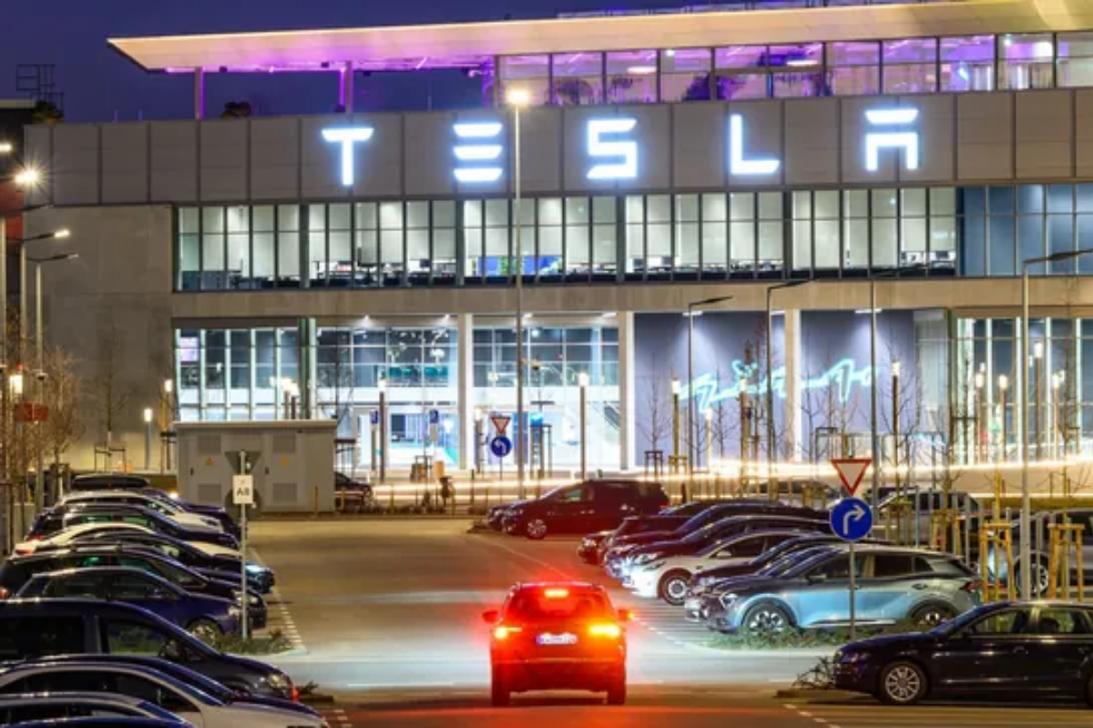 Elon Musk'ın sahibi olduğu Tesla, 2025'in ilk çeyreğinde geçen yılın aynı dönemine göre yüzde 13 daha az otomobil sattı