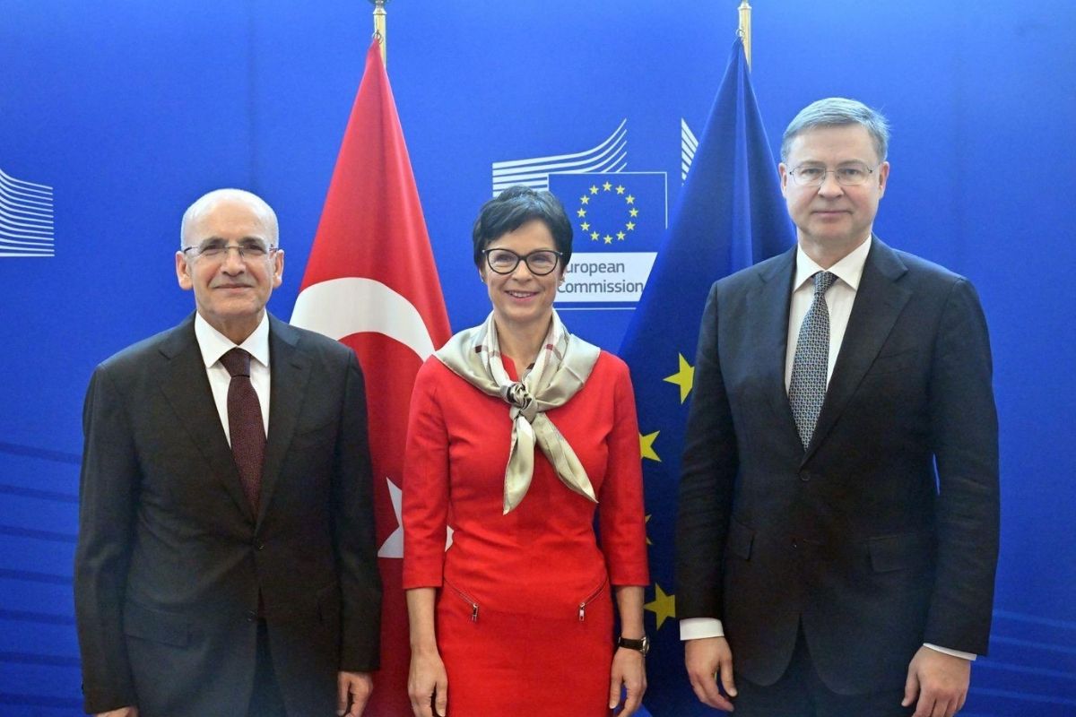 Mehmet Şimşek, AB'nin ekonomi temsilcileriyle buluştu, işbirliğine yönelik görüş birliğinin oluştuğunu söyledi