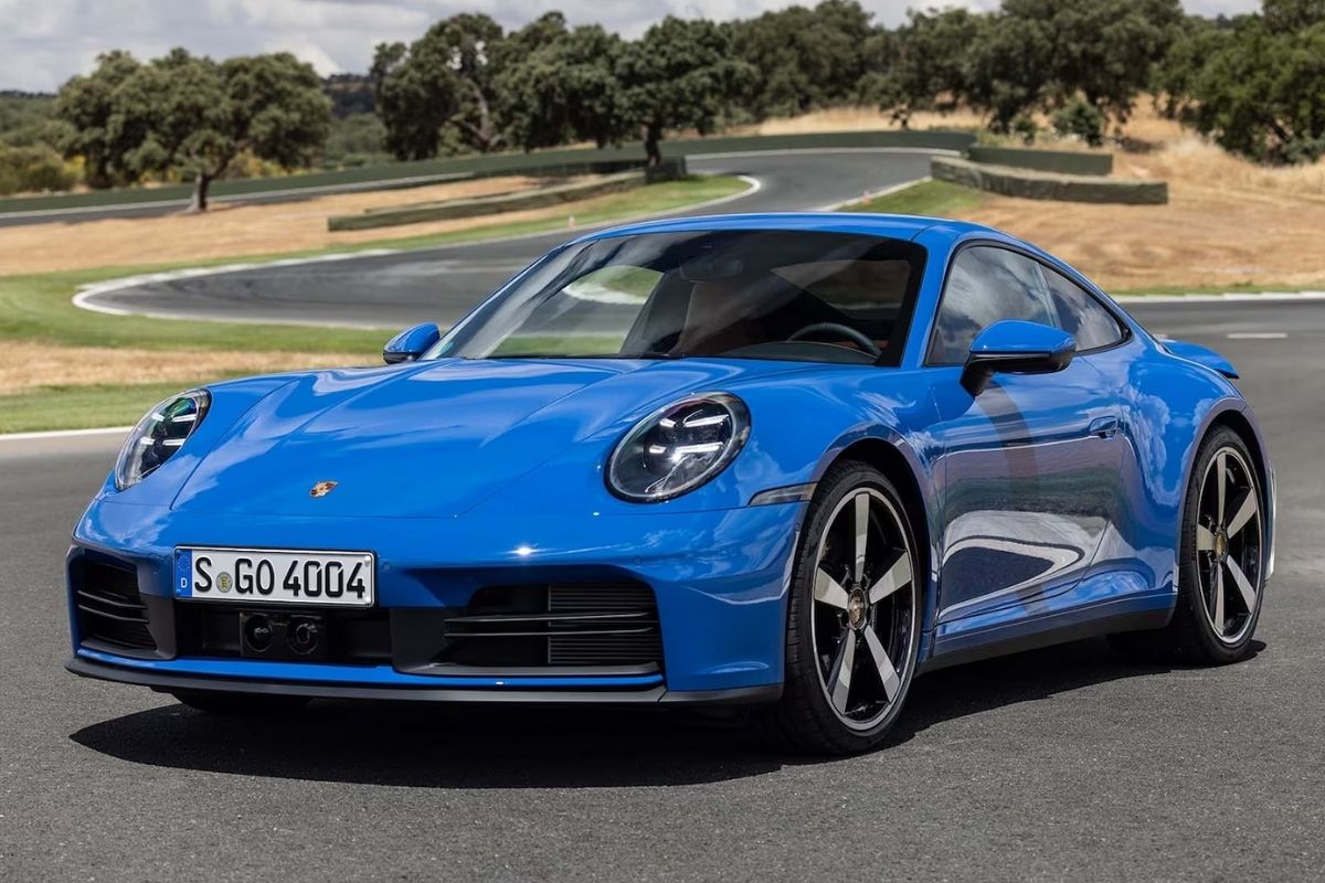 Porsche'nin yeni modeli 911 Carrera S artık yollarda: Daha heyecanlı bir deneyim