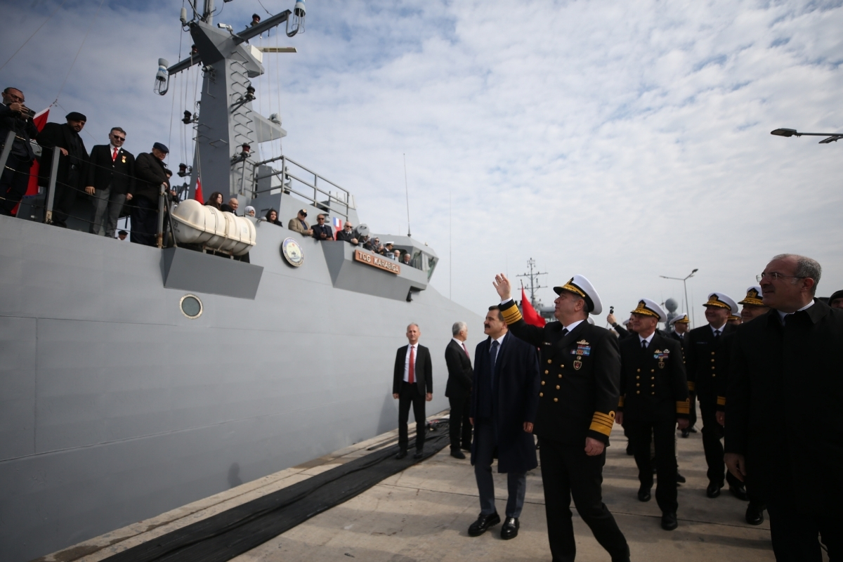 Çanakkale'de, TCG Dumlupınar ve TCG Atılay denizaltılarında şehit olan denizciler için anma töreni yapıldı