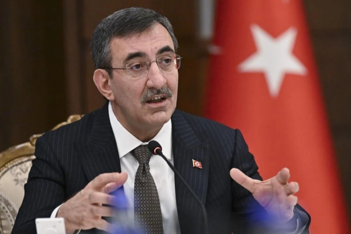 Cumhurbaşkanı Yardımcısı Cevdet Yılmaz'dan CHP lideri Özgür Özel'e 'Şimşek' ve 'cunta' tepkisi