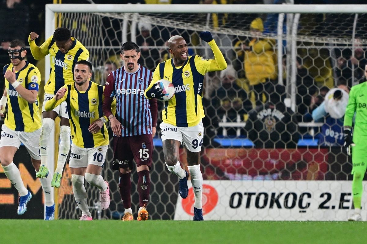 Kadıköy'de Talisca fırtınası: Fenerbahçe, Trabzonspor'u 4-1 yendi
