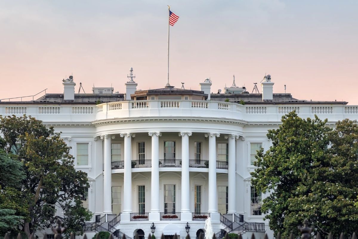 Beyaz Saray, Trump'ın tarifeleri 90 gün durdurmayı değerlendirdiğine dair haberleri yalanladı